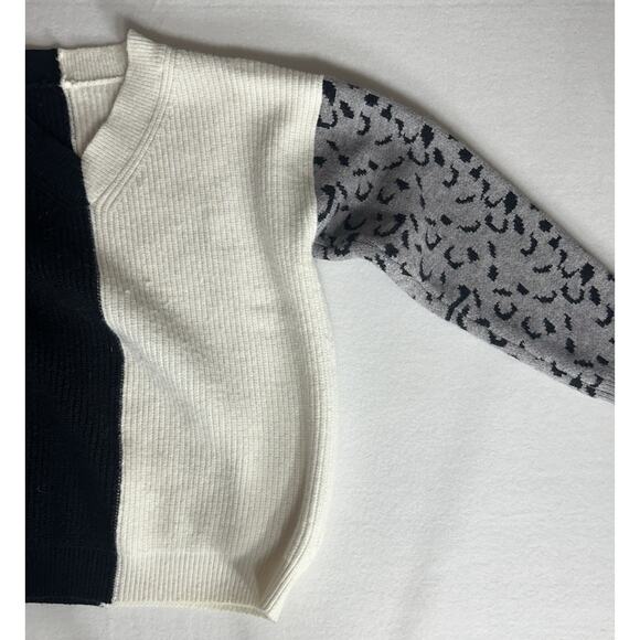 Colorblock Leopard Sleeve Sweater Women’s Size XL Black White Gray Animal Print - Picture 3 of 10